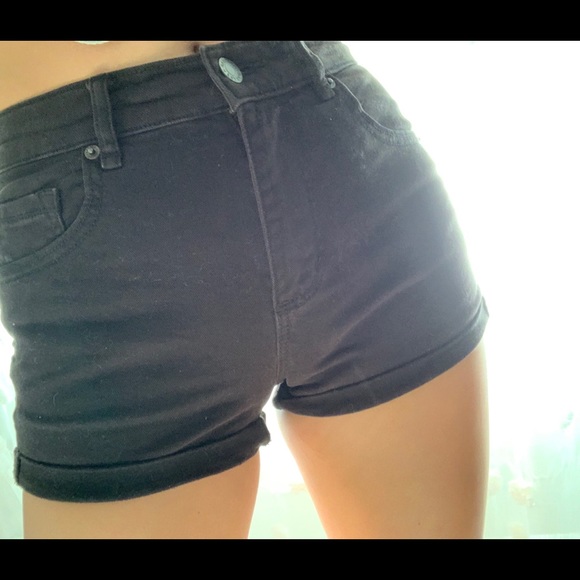 Shorts - Picture 1 of 3